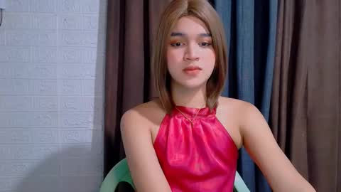 queen lux online show from February 9, 1:09 am