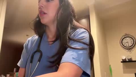 luxcher22 online show from February 6, 3:27 am