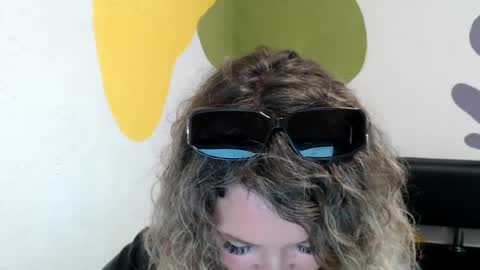 Snapshot of luxdonna chatting on June 15, 9:00 am Donna online show from June 15, 9:00 am