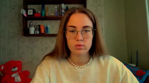 Snapshot of luxie_queen chatting on October 3, 9:17 am Katie online show from October 3, 9:17 am