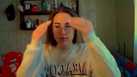 Snapshot of luxie_queen chatting on October 20, 8:59 am Katie online show from October 20, 8:59 am