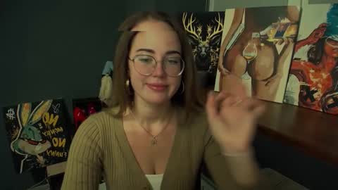 Snapshot of luxie_queen chatting on October 28, 1:36 pm Katie online show from October 28, 1:36 pm