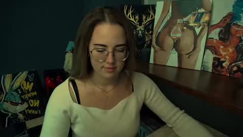 Snapshot of luxie_queen chatting on October 29, 1:35 pm Katie online show from October 29, 1:35 pm