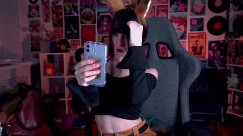 Snapshot of luxrayi chatting on February 1, 6:08 pm Ray online show from February 1, 6:08 pm