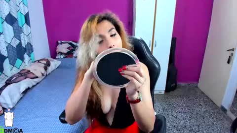 Vanessa ---  online show from October 12, 9:47 pm