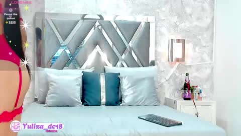 Snapshot of luxury_woman_ chatting on February 14, 7:44 pm    online show from February 14, 7:44 pm