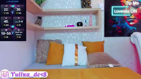 Snapshot of luxury_woman_ chatting on February 28, 6:52 pm    online show from February 28, 6:52 pm