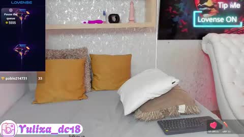 Snapshot of luxury_woman_ chatting on March 6, 12:21 am    online show from March 6, 12:21 am