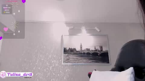 Snapshot of luxury_woman_ chatting on October 16, 2:45 am    online show from October 16, 2:45 am