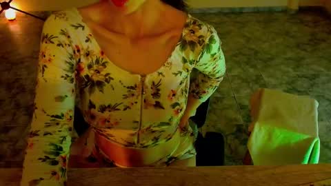 Snapshot of luxurydivine chatting on March 2, 1:19 am Liss online show from March 2, 1:19 am