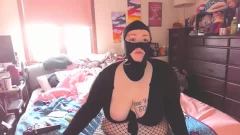 LuxxxInteriorr online show from December 30, 8:47 pm