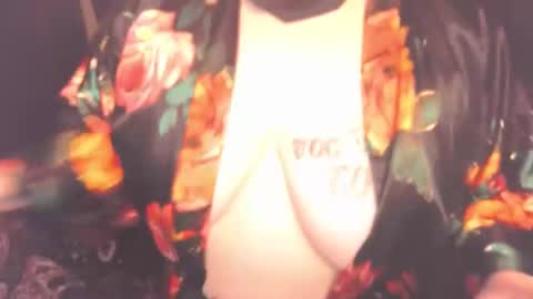 LuxxxInteriorr online show from January 9, 3:04 am