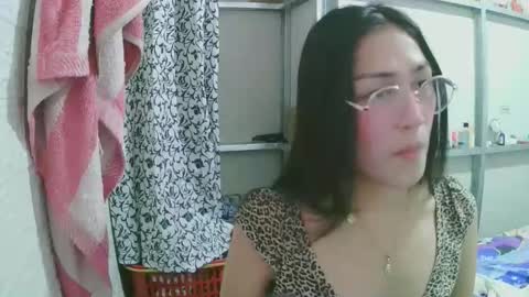 Snapshot of luxy27 chatting on October 4, 3:37 am nikke online show from October 4, 3:37 am