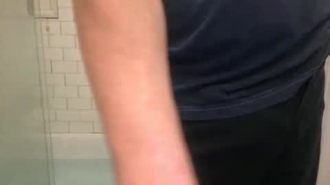 lvguynextdoor440656 online show from November 5, 10:43 pm