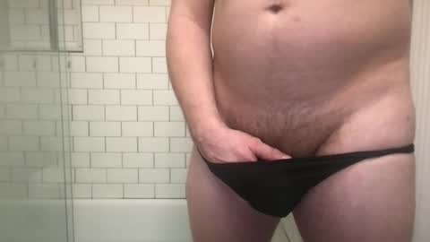 lvguynextdoor440656 online show from December 15, 3:33 am