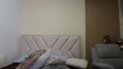 Snapshot of lya_aron_couple chatting on June 22, 5:21 pm lya_aron_couple online show from June 22, 5:21 pm