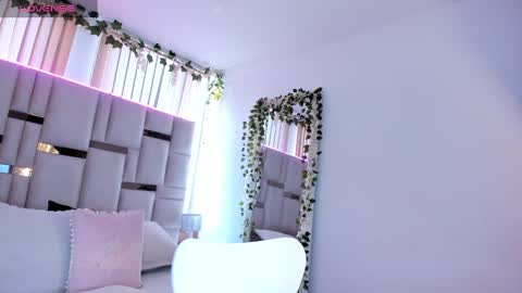 lya_brown online show from November 21, 12:15 pm