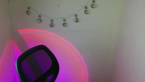 Call me Lia  online show from April 27, 9:46 pm