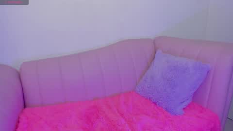 LYA DUBOIS  online show from February 7, 10:24 pm