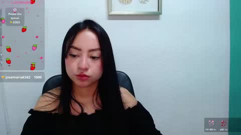 Snapshot of lya_levine chatting on February 17, 5:43 pm Lya online show from February 17, 5:43 pm