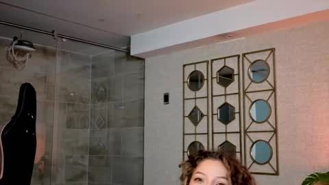 Snapshot of lyahaven chatting on December 4, 11:13 pm Lya Haven online show from December 4, 11:13 pm