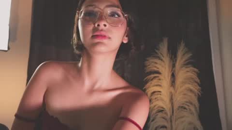 Snapshot of lyalee__ chatting on May 16, 7:45 pm lyalee__ online show from May 16, 7:45 pm