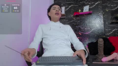 lyan_hots_ online show from November 12, 11:10 am