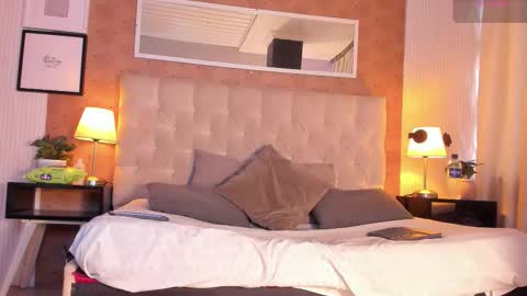 Lyan online show from December 2, 7:42 pm