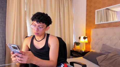 Lyan online show from February 7, 6:00 pm