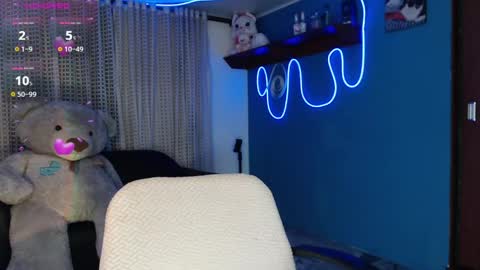 Snapshot of lyann_ chatting on June 6, 11:20 pm Lyann online show from June 6, 11:20 pm