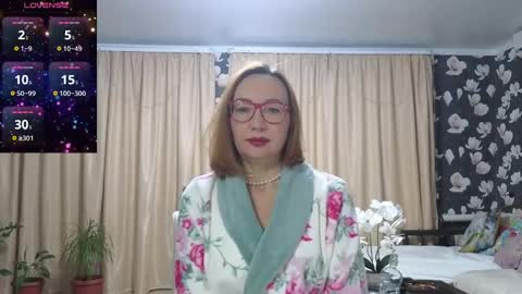 lybava online show from December 13, 1:33 pm