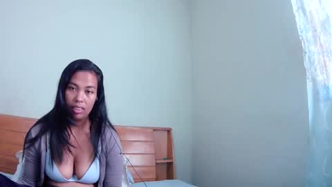 Snapshot of lycia01 chatting on May 29, 7:17 am lycia01 online show from May 29, 7:17 am