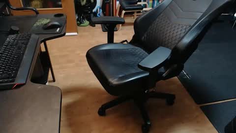 lycraboy123 online show from April 12, 6:18 am