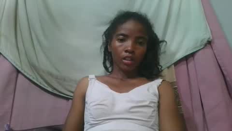 lydie856696 online show from May 8, 7:08 pm