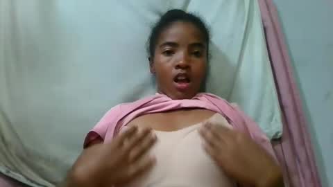 Snapshot of lydie856696 chatting on June 8, 1:55 pm lydie856696 online show from June 8, 1:55 pm