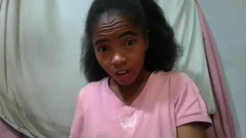 Snapshot of lydie856696 chatting on June 9, 2:23 am lydie856696 online show from June 9, 2:23 am