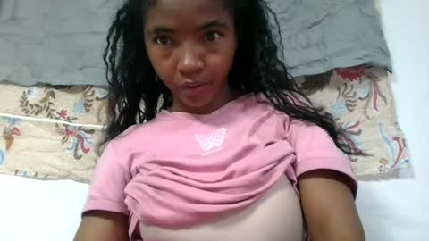 Snapshot of lydie856696 chatting on July 16, 2:39 am lydie856696 online show from July 16, 2:39 am