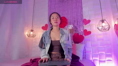 Snapshot of lyhana_lee chatting on February 17, 12:05 pm Lyhana Lee online show from February 17, 12:05 pm