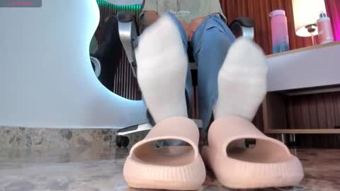 Snapshot of lyhana_lee chatting on October 1, 11:38 am Lyhana Lee online show from October 1, 11:38 am