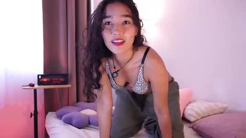 Snapshot of lyhana_lee chatting on December 4, 1:42 pm Lyhana Lee online show from December 4, 1:42 pm