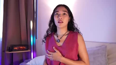 Snapshot of lyhana_lee chatting on December 14, 1:38 pm Lyhana Lee online show from December 14, 1:38 pm