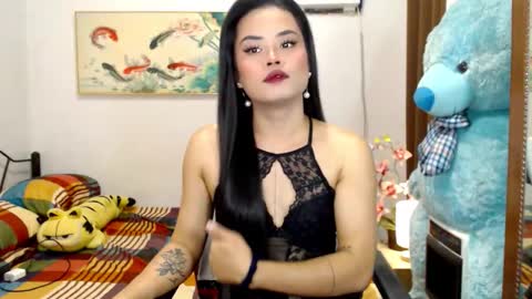 Snapshot of lykalicious88 chatting on December 14, 2:17 am QUEEN online show from December 14, 2:17 am