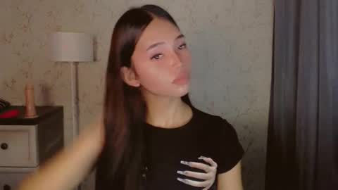 LYKA LOOPS online show from April 4, 10:57 am