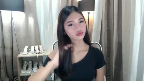 Snapshot of lykaloops chatting on April 24, 8:11 pm LYKA LOOPS online show from April 24, 8:11 pm