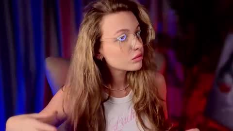 simply Eliza  online show from September 19, 1:56 pm