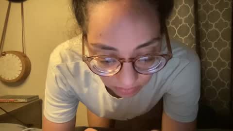 Snapshot of lylajades chatting on February 6, 5:14 am Olivia online show from February 6, 5:14 am