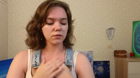 Snapshot of lyle_art chatting on December 2, 3:47 am hi im Lyle online show from December 2, 3:47 am