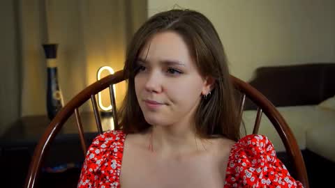 Snapshot of lyle_art chatting on March 6, 5:14 am hi im Lyle online show from March 6, 5:14 am