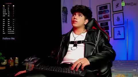 Snapshot of lylebennett_ chatting on November 14, 11:42 am Lyle Bennett Freelance Model online show from November 14, 11:42 am