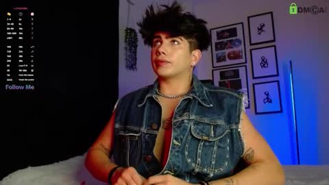 Snapshot of lylebennett_ chatting on November 27, 10:39 am Lyle Bennett Freelance Model online show from November 27, 10:39 am